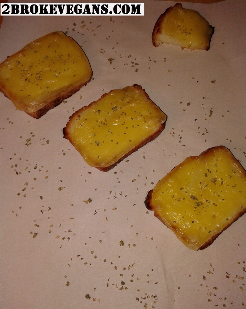 gluten free vegan garlic cheese bread with oregano